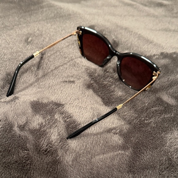 TOMS - Sophia Handcrafted Sunglasses - Picture 7 of 8